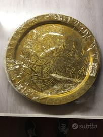 Piatto Etnico raro decorato in ottone, diam. 38 cm