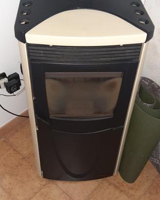 STUFA PELLET PREZIOSA STEEL EXTRAFLAME 