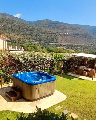 Appartamento con terrazzo e giardino