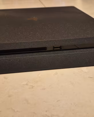 PlayStation 4 Slim da 1TB