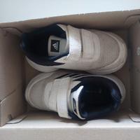 scarpe adidas con strappo 25