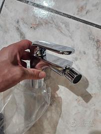 rubinetteria bidet e lavabo bagno