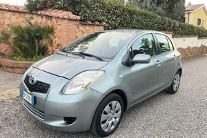 Toyota Yaris 1.0 Benzina - Neopatentati