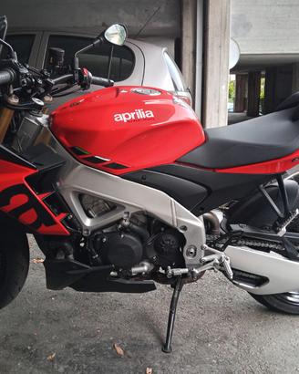 Tuono V4 1100 RR - Torque Red