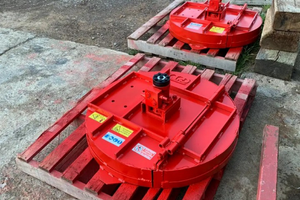 Trincia erba mini escavatore