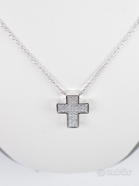 Collana con croce in oro bianco e diamanti