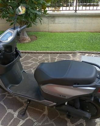 Yadea T9 50 cc  elettrico 