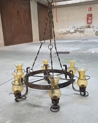Lampadario vintage a ruota di ferro battuto