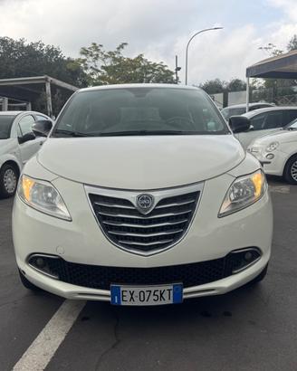 Lancia Ypsilon 0.9 TwinAir 85 CV 5 porte Metano Ec
