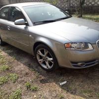Audi A4 per ricambi o esportazione