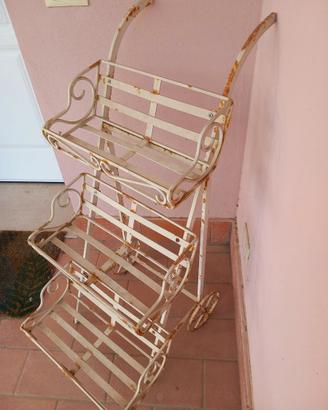 Carrello porta piante in ferro battuto - shabby