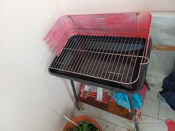 BARBECUE A CARBONELLA PORTATILE usato