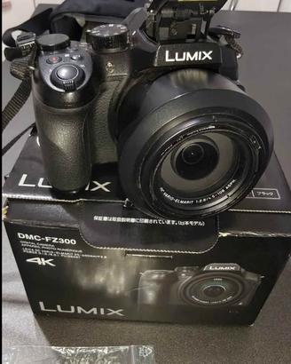 Macchina fotografica Panasonic Lumix DMC-FZ300