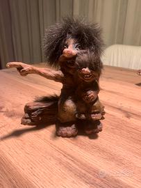 Trolls Nyform con bambino norvegese