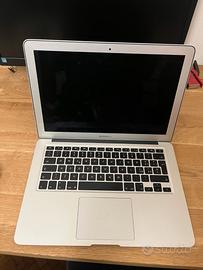 MACBOOK AIR