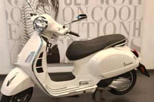Piaggio Vespa 300 GTS hpe SUPER ABS E5