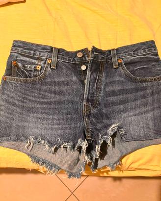 Shorts Levi's 501 denim con orlo sfrangiato