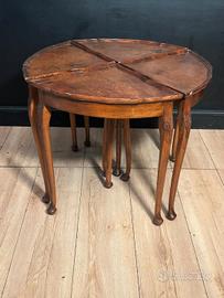 Piccolo e Raro Tavolino a Petali