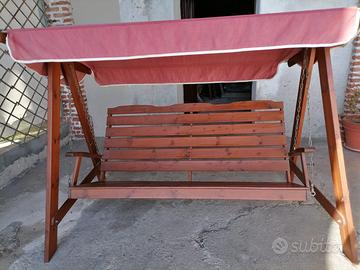 Dondolo in legno