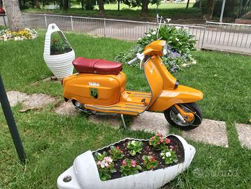 LAMBRETTA X200 + VESPA P200E