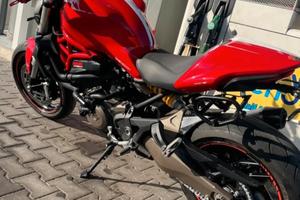 monster 821