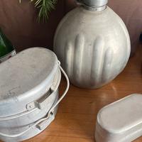 Lotto borraccia gavetta e contenitore militare