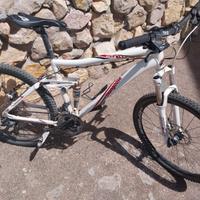 Mountain bike mongoose elite sr suntour