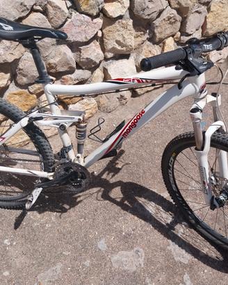 Mountain bike mongoose elite sr suntour