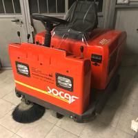 Spazzatrice uomo a bordo SOCAF