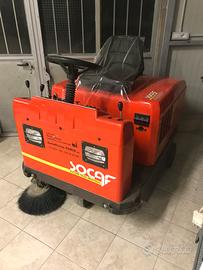 Spazzatrice uomo a bordo SOCAF