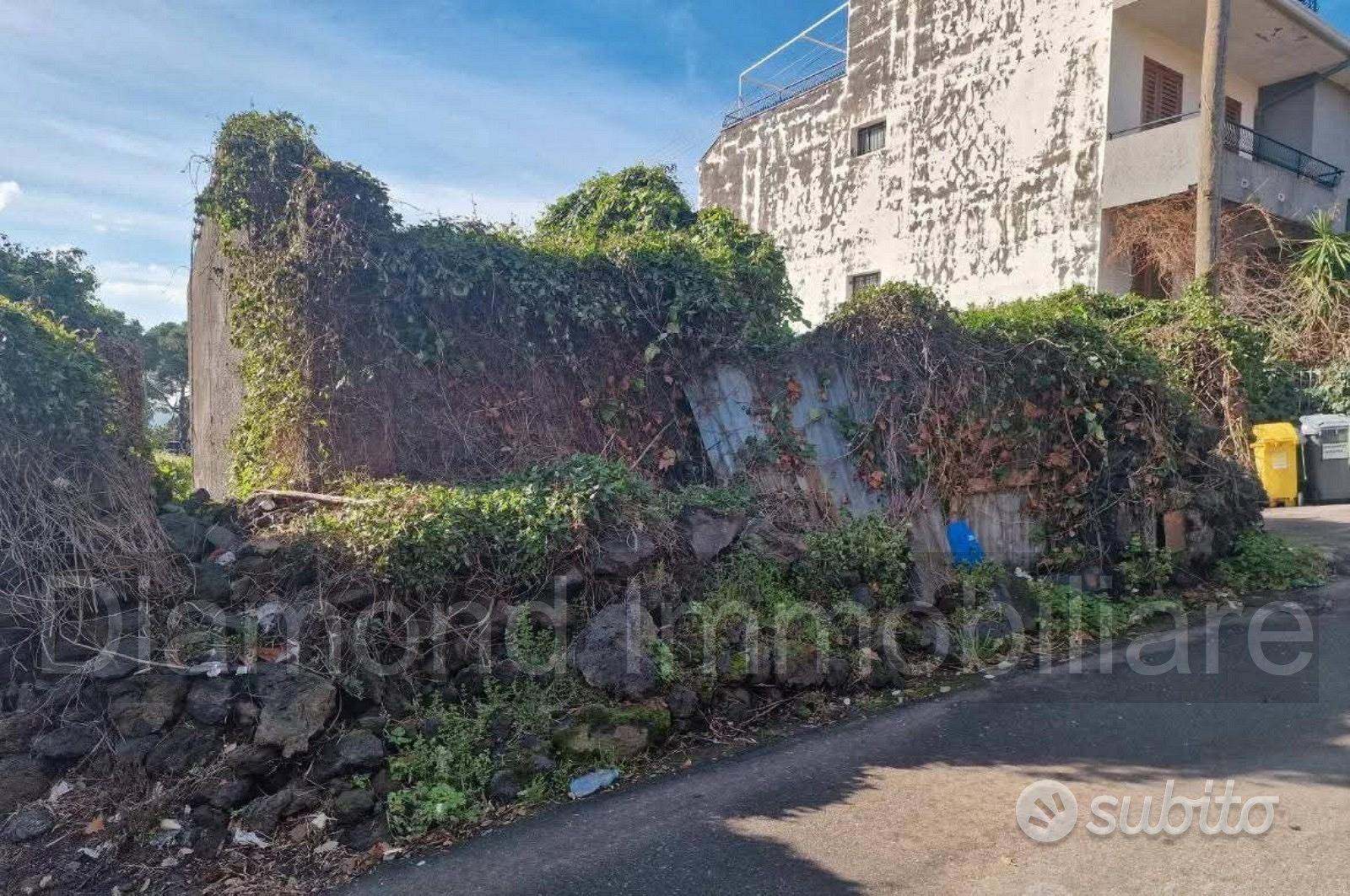 Fabbricato con terreno a Stazzo- Acireale - Vista 2
