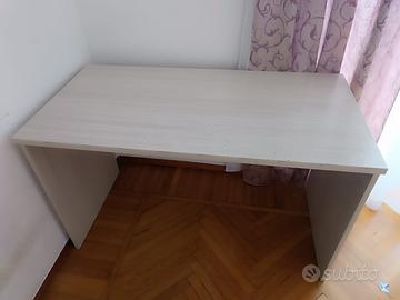 Scrivania comodino armadio letto songolo materasso