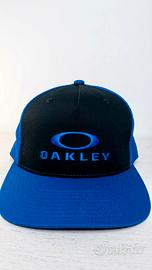 Cappellino Oakley Snapback Nero e Blu