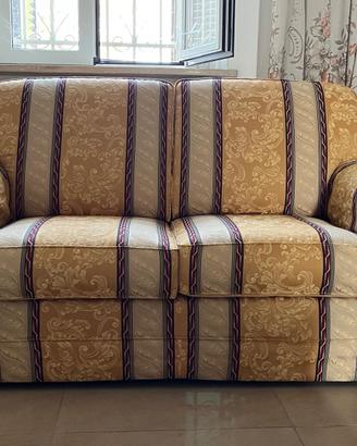 Coppia di divani (2 e 3 posti) mai usati