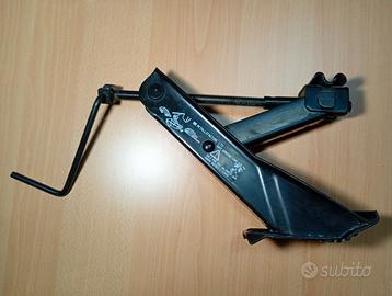 Cric auto usato 625 kg