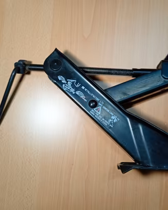 Cric auto usato 625 kg