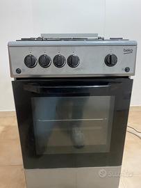 Cucina a gas Beko 4 fuochi e forno