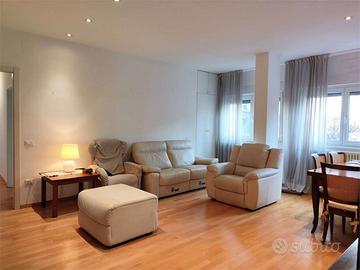 ELEGANTE CON INGRESSO INDIPENDENTE