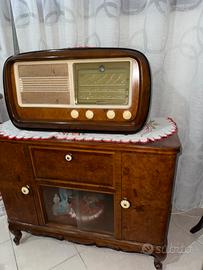Radio d’epica su mobile vintage