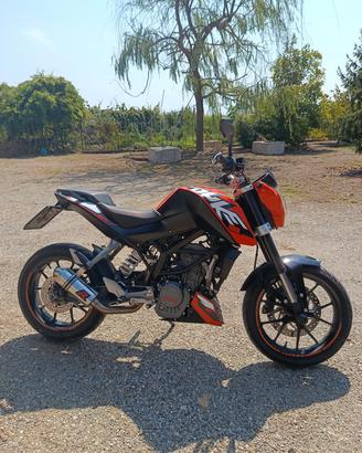 moto KTM Duke 125