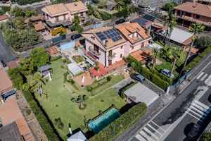 Rif.lu375- bifamiliare pedara