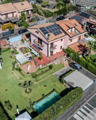 Rif.lu375- bifamiliare pedara