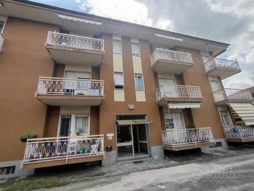 Alloggio al piano 1° in palazzina su 3 piani