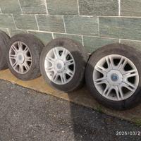 4 Pneumatici con cerchi lega 185/65/R15 multipla