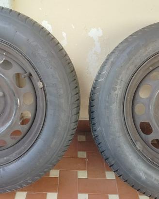2 gomme nuove 195/65 R15 (con cerchi)