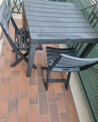 set tavolo e 4 sedie da esterno