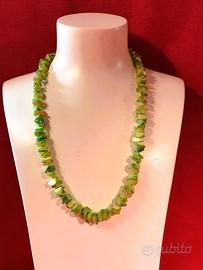 collana e orecchini in madre perla verde