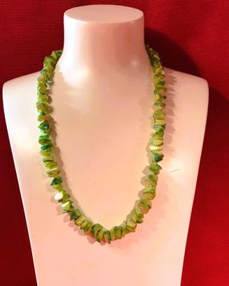 collana e orecchini in madre perla verde