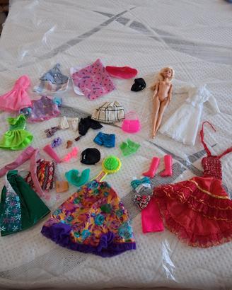 Lotto abiti vestiti Barbie e vintage + bambola oma