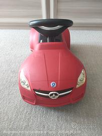 Macchinina cavalcabile per bambini 